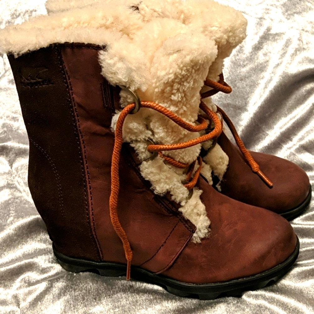 Warm stylish red Sorel boots!